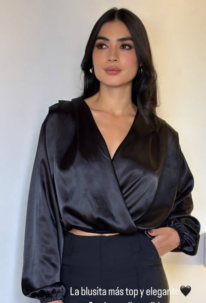 Blusa Satinada negra