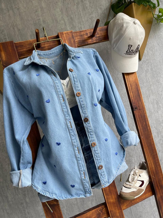 Camisera corazones bordados